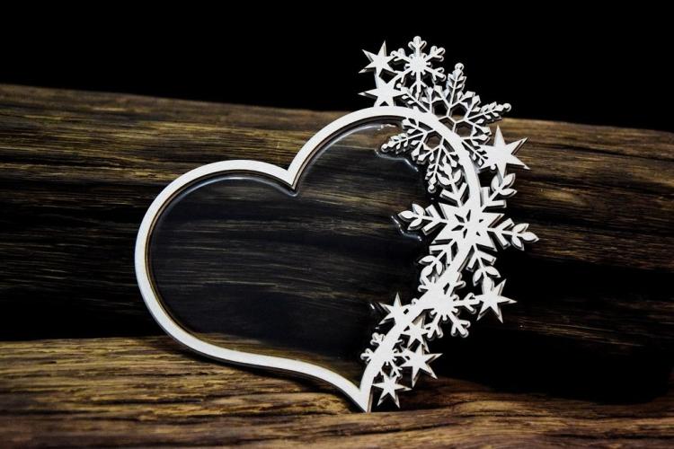 SnipArt Shaker Box Frosty Moments Heart